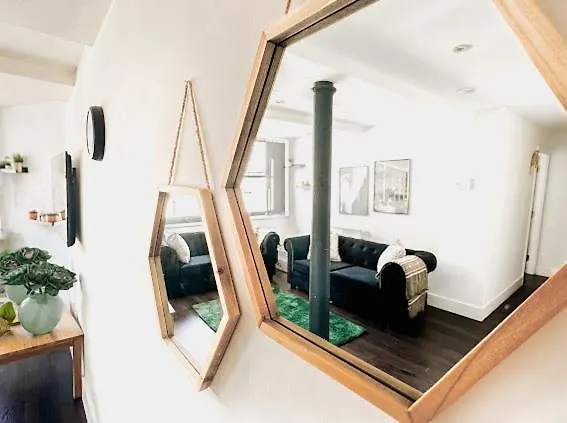 Mathew Street 1 Bed Apt Sleeps 6