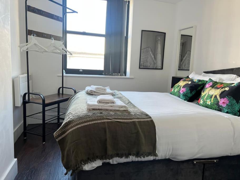 Mathew Street 1 Bed Sleeps 6 *
